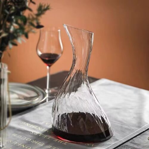 S-shaped decanter